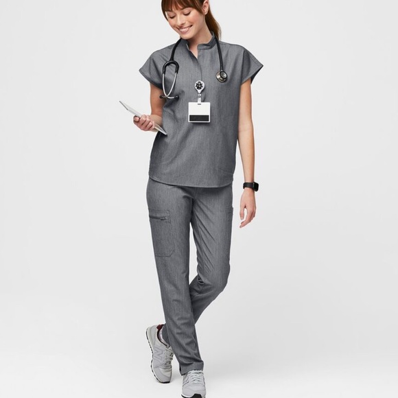 Figs Graphite Scrub Set - Picture 1 of 2